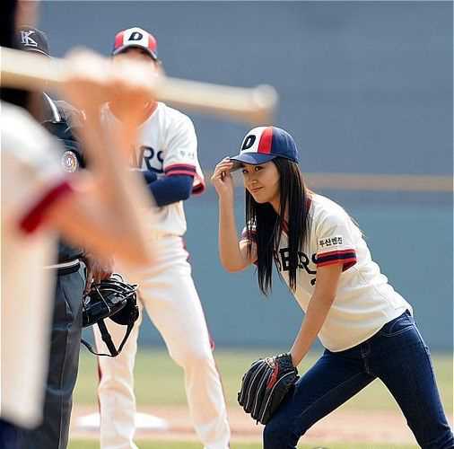 高清日韩女星棒球场精彩开球表演图集