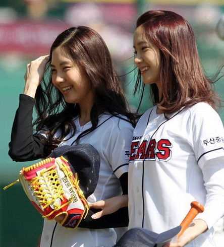 高清日韩女星棒球场精彩开球表演图集