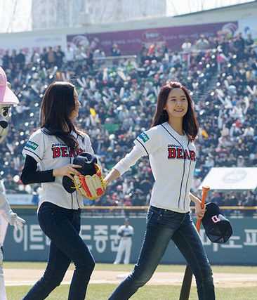 高清日韩女星棒球场精彩开球表演图集