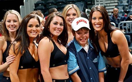 NBA赛场性感回现,啦啦队员秀色大比拼