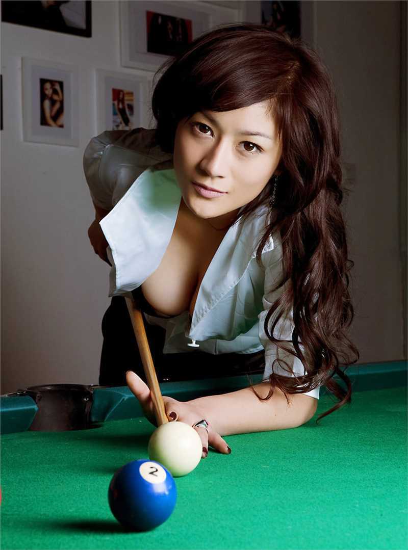 最全性感台球宝贝,魅惑姿态秀傲人身材相册