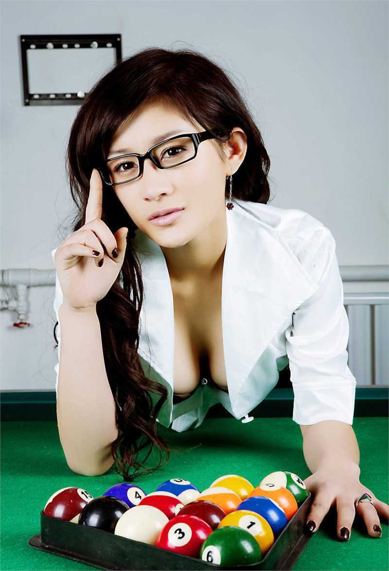 最全性感台球宝贝,魅惑姿态秀傲人身材相册
