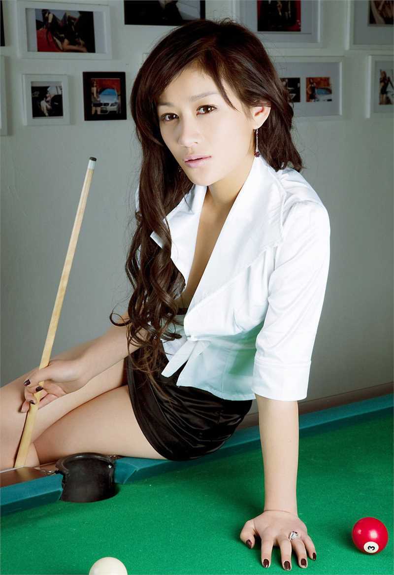 最全性感台球宝贝,魅惑姿态秀傲人身材相册
