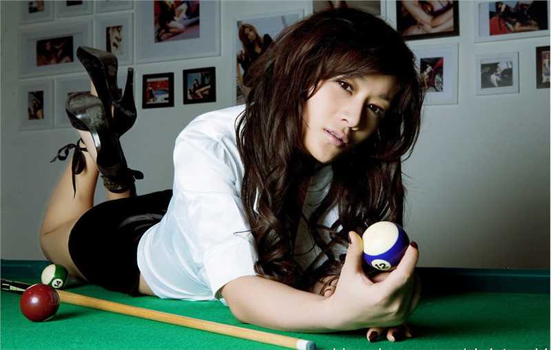 最全性感台球宝贝,魅惑姿态秀傲人身材相册