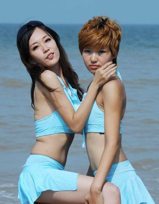 最新沙排锦标赛：沙排宝贝热舞挥洒青春,互拥玩暧昧壁纸