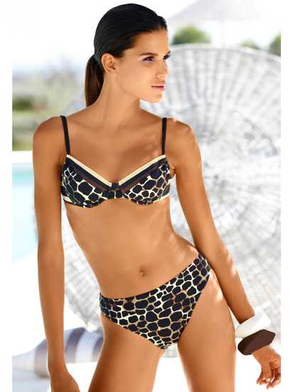 罗纳尔多旧爱泳装