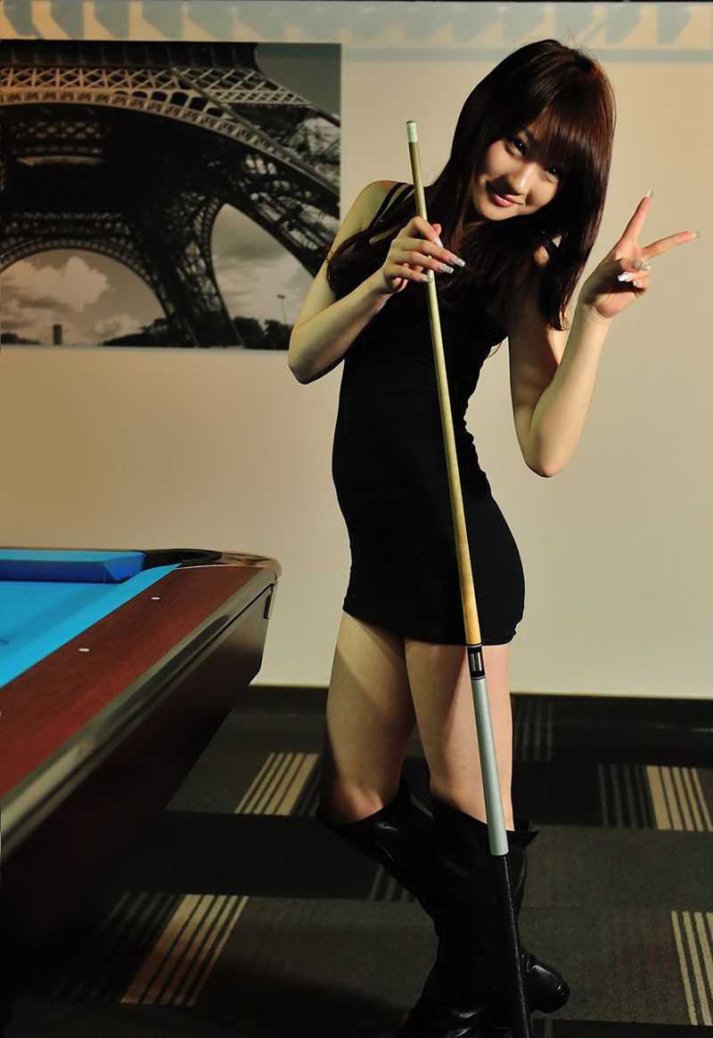 高清台球室的妩媚MM莎莎图集