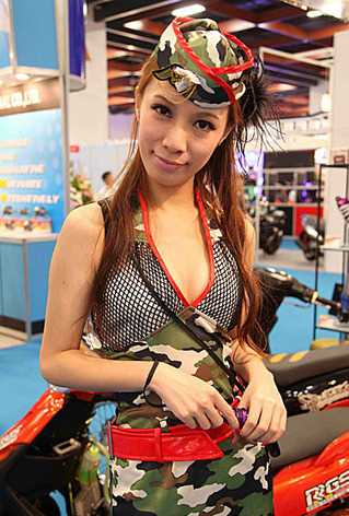 最全清纯台湾“机车宝贝”演绎时尚动力壁纸