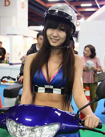 最全清纯台湾“机车宝贝”演绎时尚动力壁纸