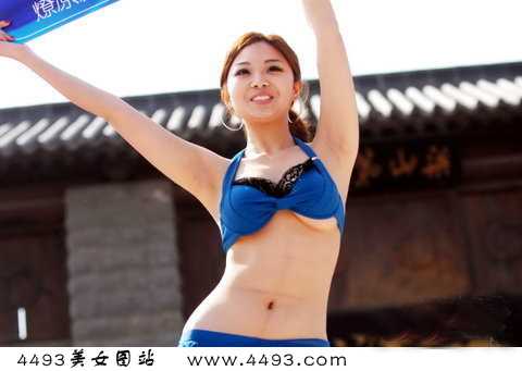 搏击举牌女郎妖娆亮相