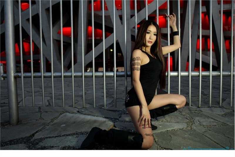 最全孙敬媛热辣短裤现身鸟巢,秀高难度劈腿相册