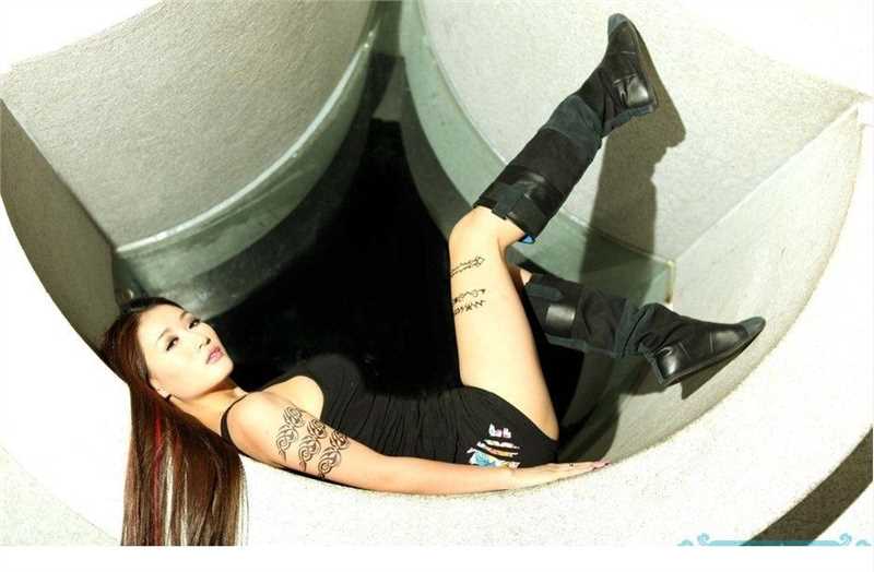 最全孙敬媛热辣短裤现身鸟巢,秀高难度劈腿相册