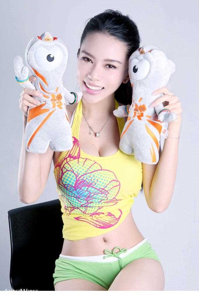 潘霜霜性感热辣助威伦敦奥运