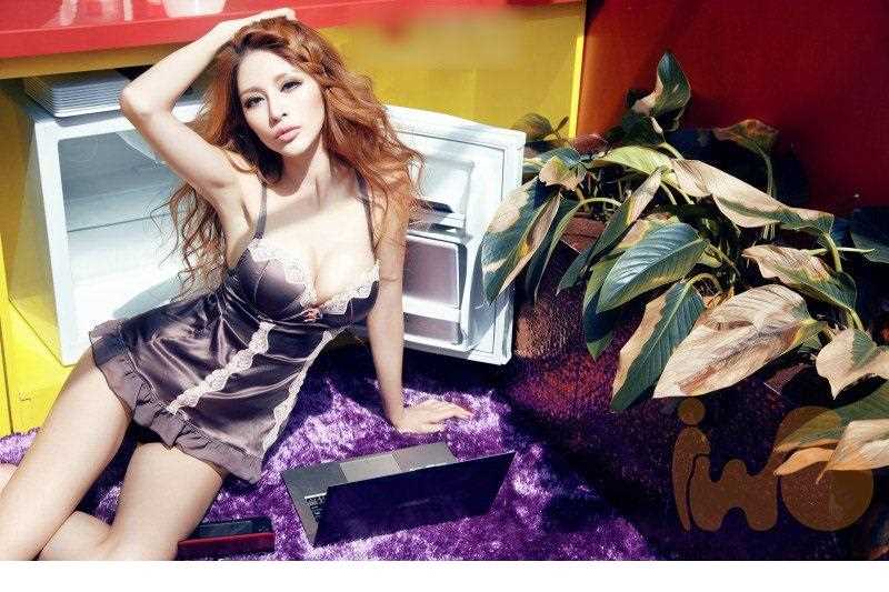 精选美女模特林筱代言数码产品图册