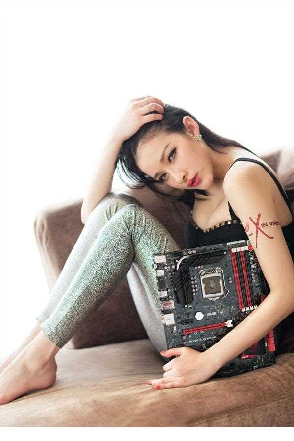 高清极品性感模特高挑身材代言电子产品图集