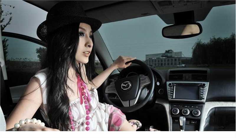 最新海马梦幻女郎窈窕模特壁纸