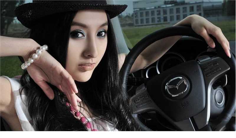 最新海马梦幻女郎窈窕模特壁纸