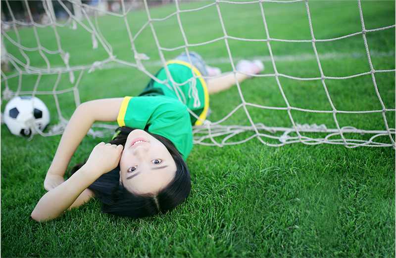 精选校园清新MM钟情绿荫赛场图册