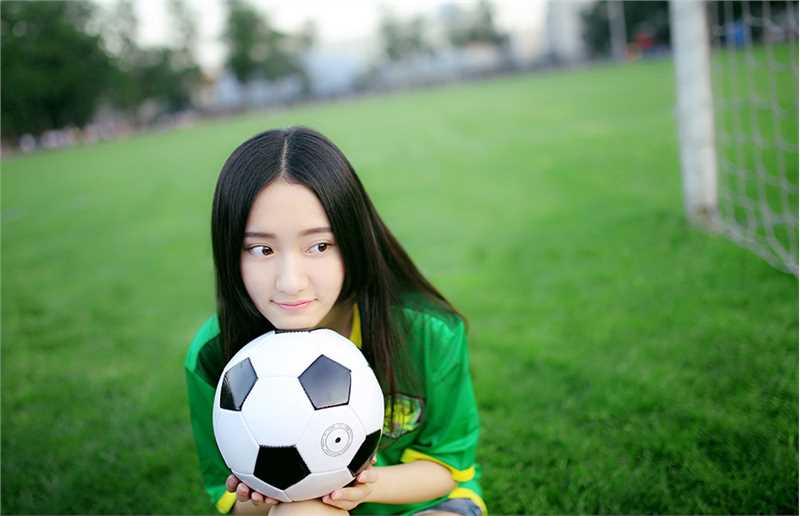 精选校园清新MM钟情绿荫赛场图册