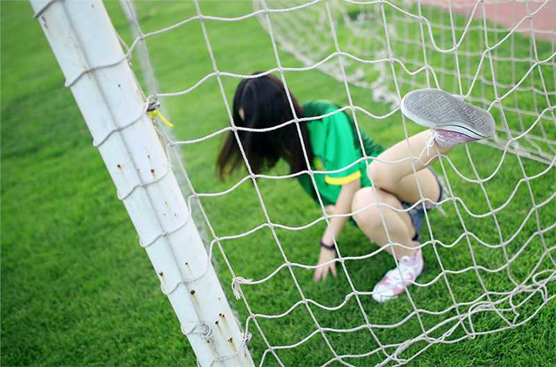 精选校园清新MM钟情绿荫赛场图册