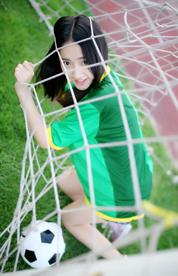 精选校园清新MM钟情绿荫赛场图册