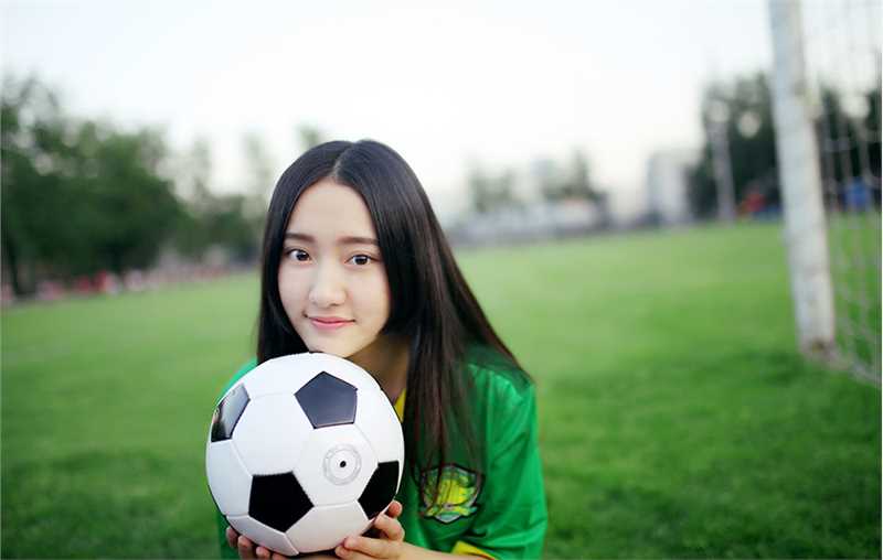 精选校园清新MM钟情绿荫赛场图册