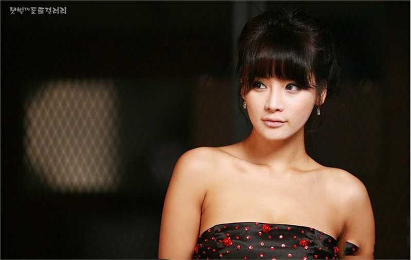 优质韩国美模林智慧高贵红裙装完美搭配图片