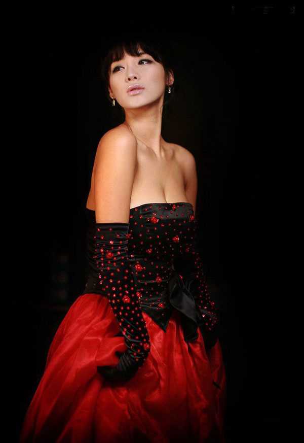 优质韩国美模林智慧高贵红裙装完美搭配图片