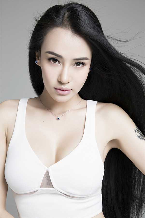 优质美女模特完美身材大长腿性感相册