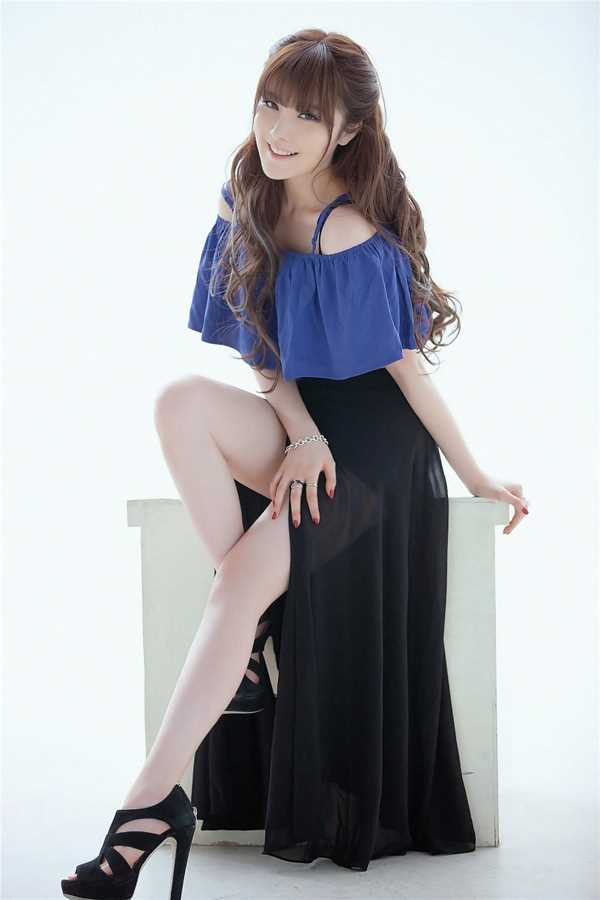 最新性感模特大长腿迷人图集