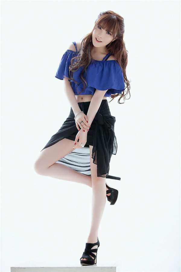 最新性感模特大长腿迷人图集