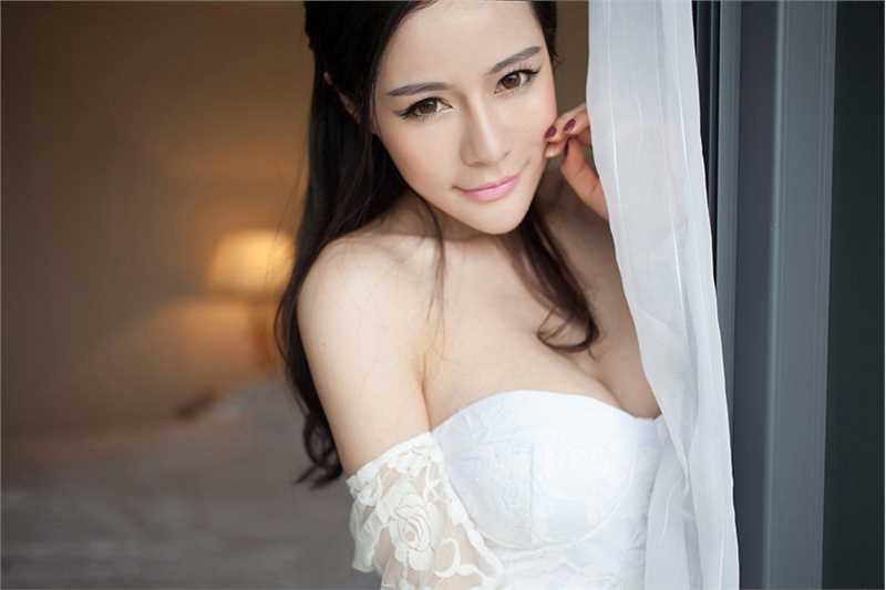 优质纯美白色短裙性感模特相册