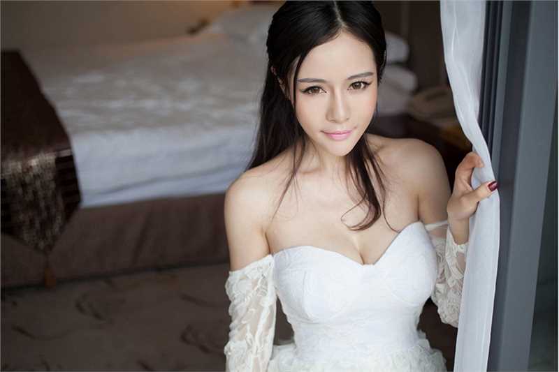 优质纯美白色短裙性感模特相册