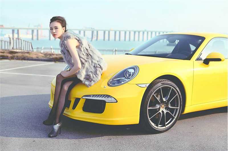 特别专辑黄色兰博基尼与尤物图片