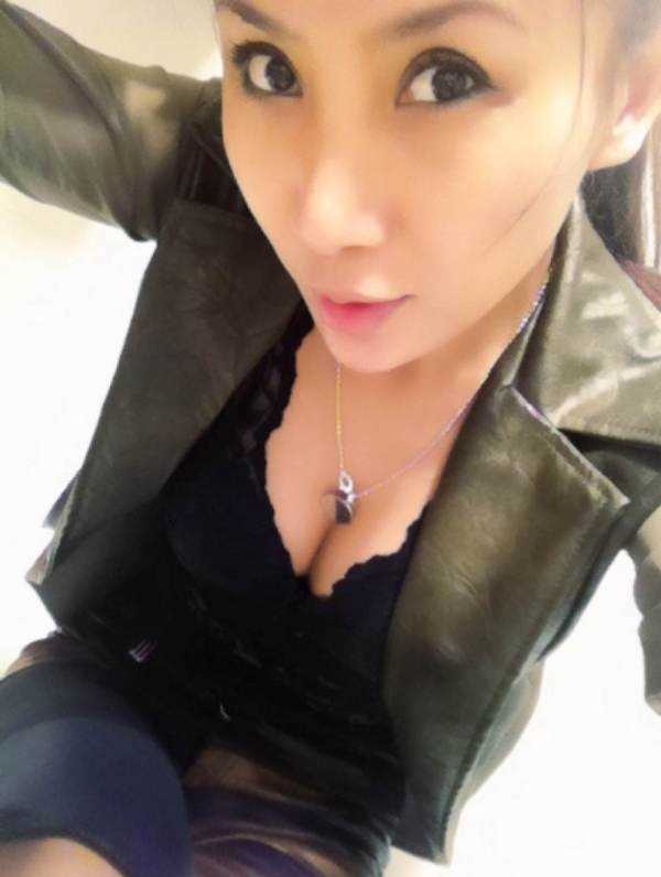 最新干净嫩模秀照壁纸