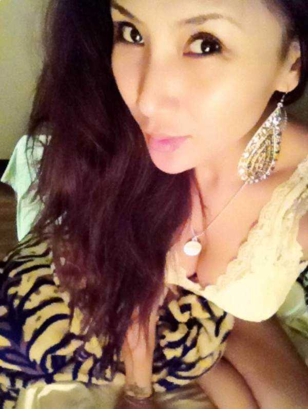 最新干净嫩模秀照壁纸