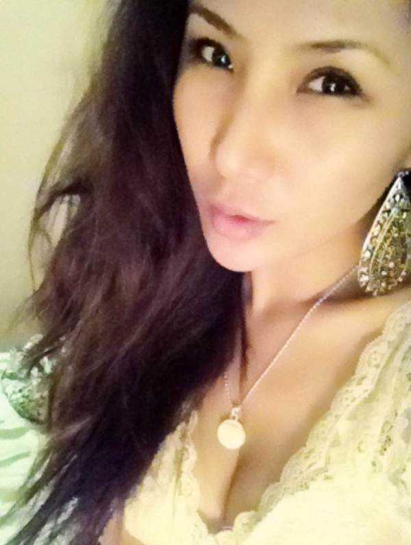 最新干净嫩模秀照壁纸