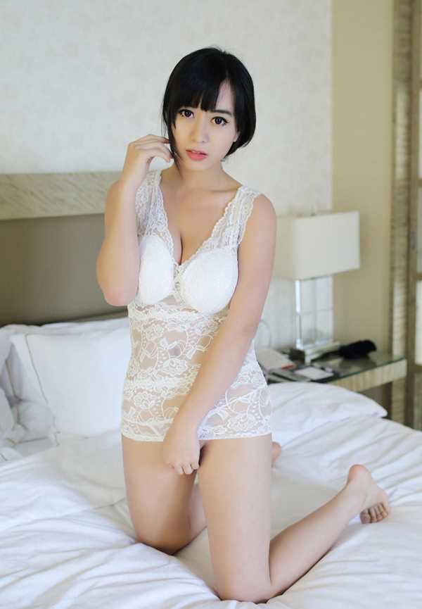 精选错落有致低胸模特性感私房图册