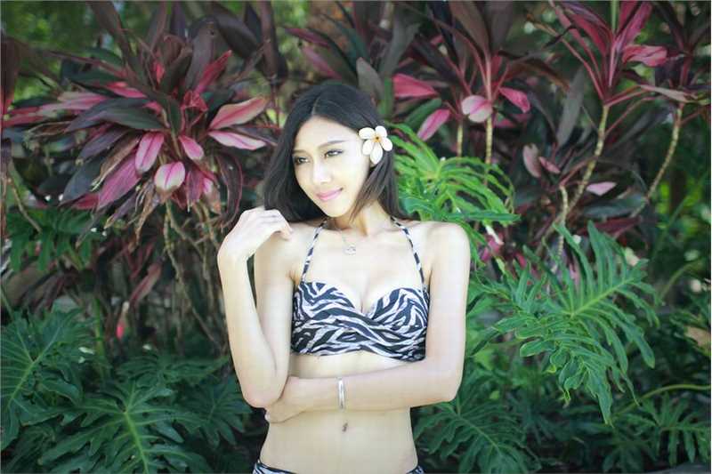 性感模特比基尼大长腿