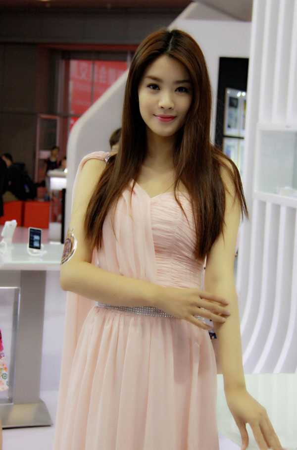 高清美艳模特长裙飘逸图集