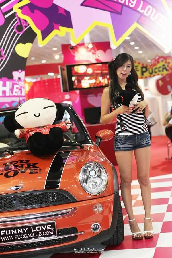 最新香车美少女梦甜甜高清壁纸