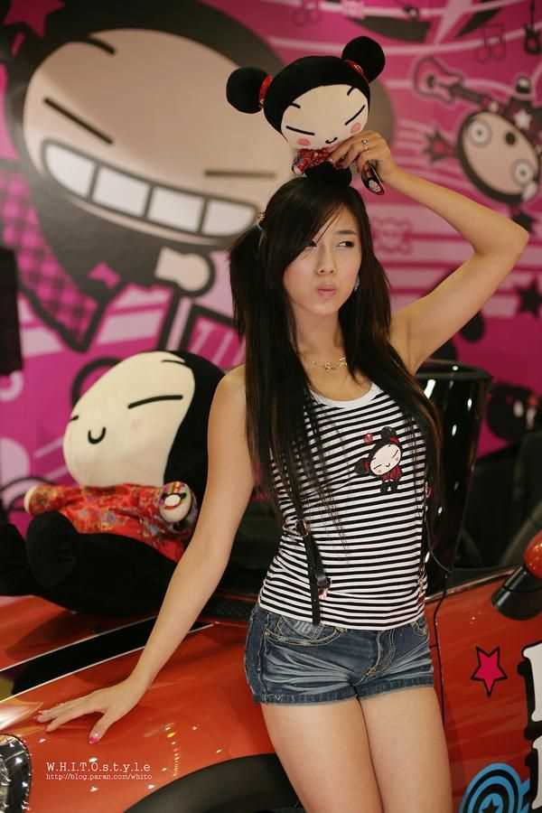 最新香车美少女梦甜甜高清壁纸