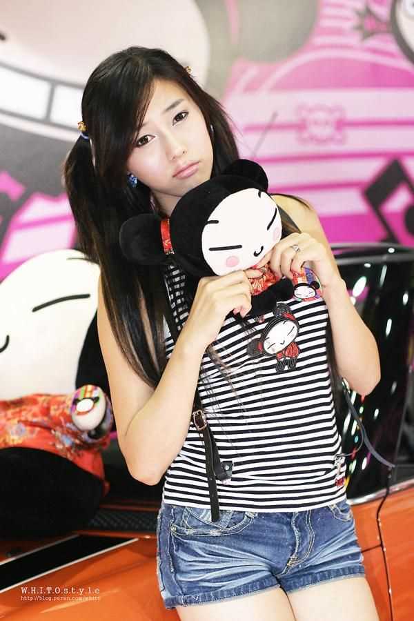 最新香车美少女梦甜甜高清壁纸