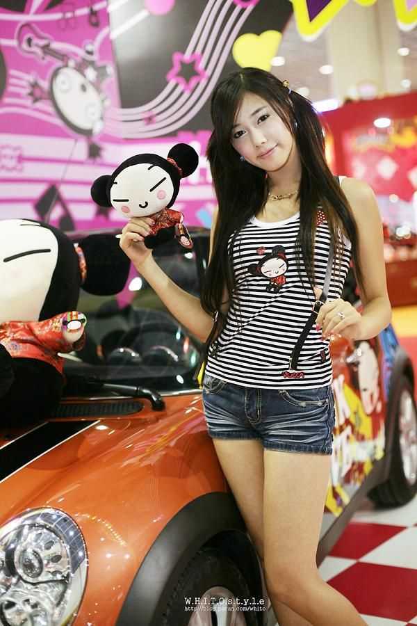 最新香车美少女梦甜甜高清壁纸