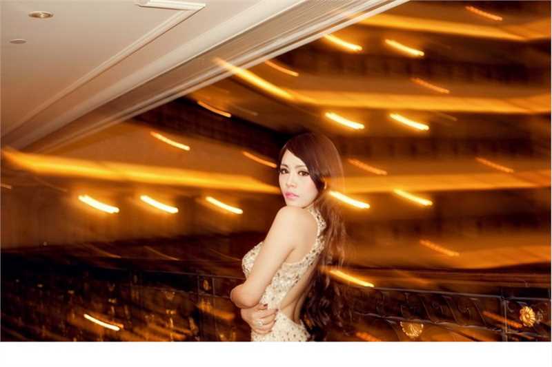 特别专辑机车美女模特豹纹妩媚大图图片