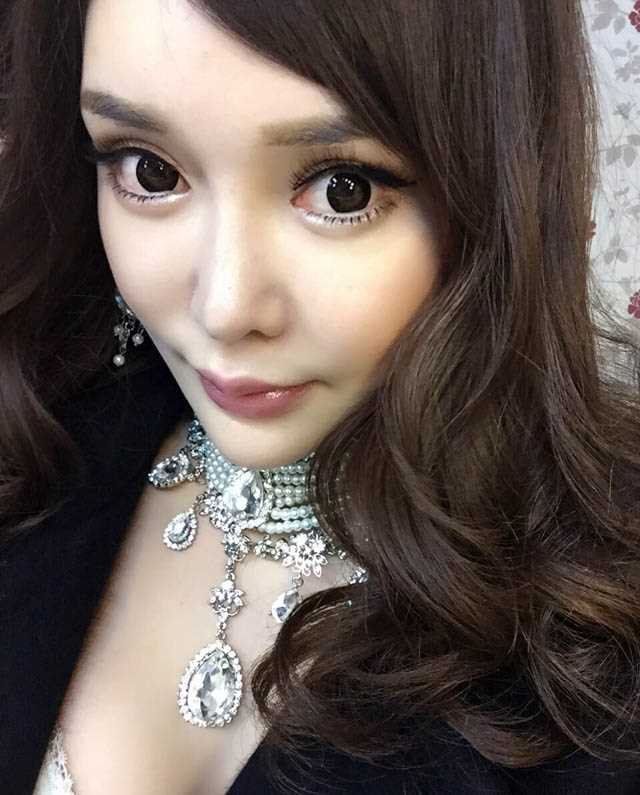 特别专辑人气嫩模韩子萱性感图片