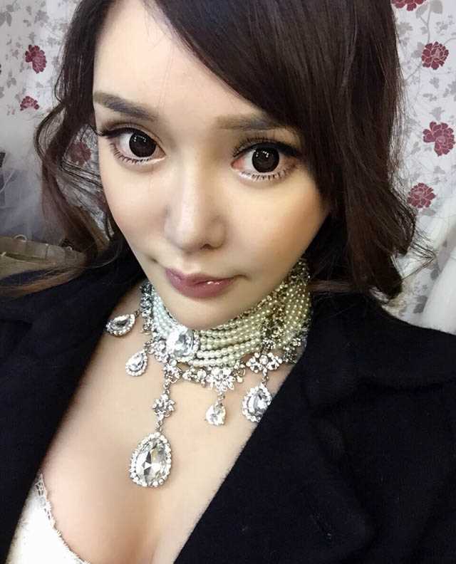 特别专辑人气嫩模韩子萱性感图片