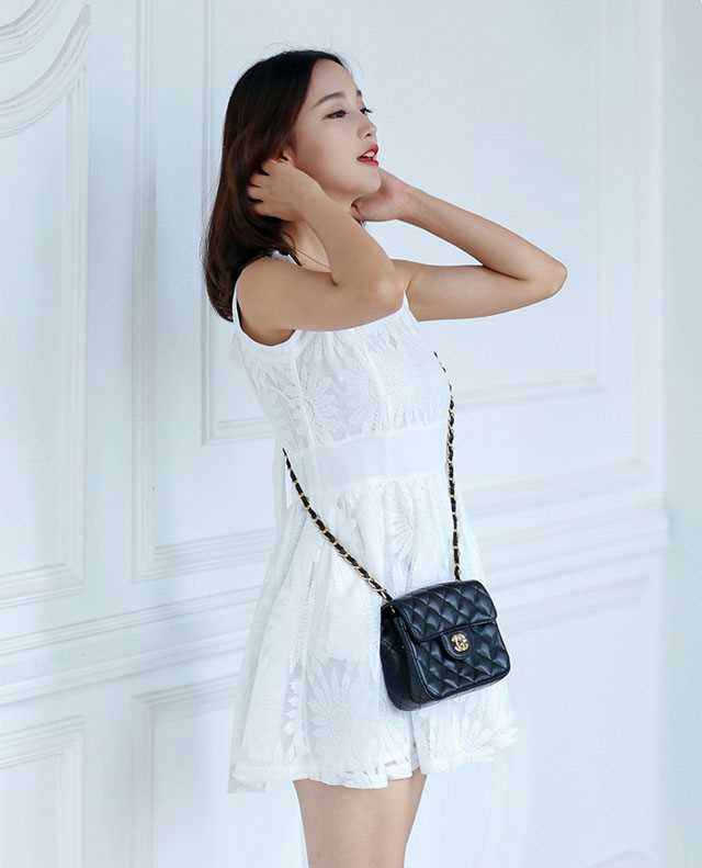 特别专辑张念恩白裙妩媚动人图片