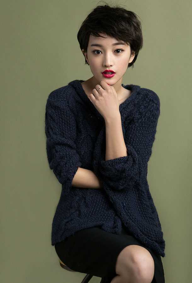 精选张念恩短发超像女星周迅图册