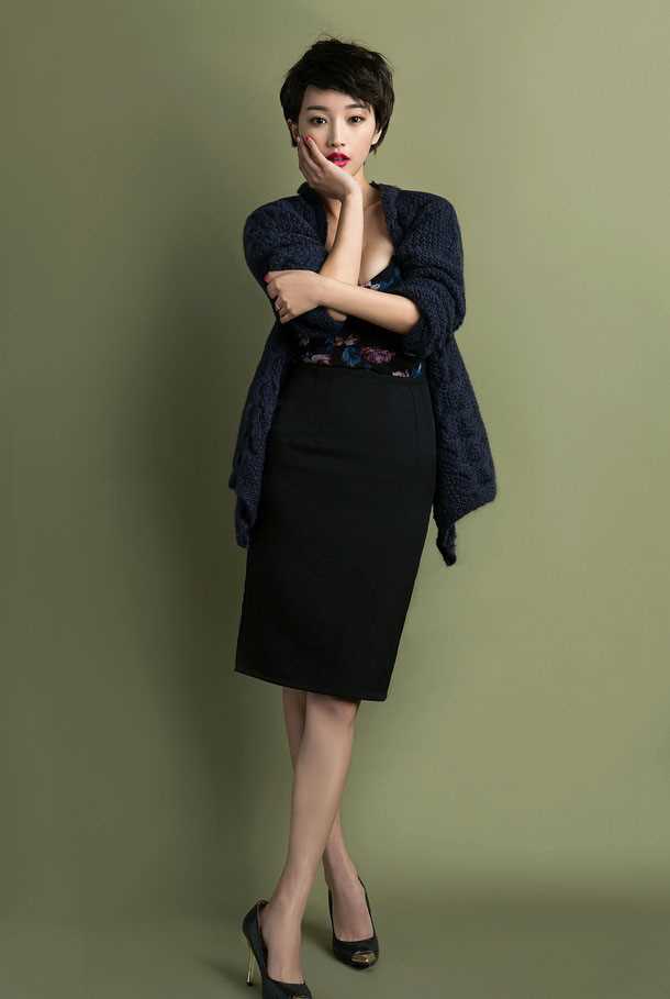 精选张念恩短发超像女星周迅图册